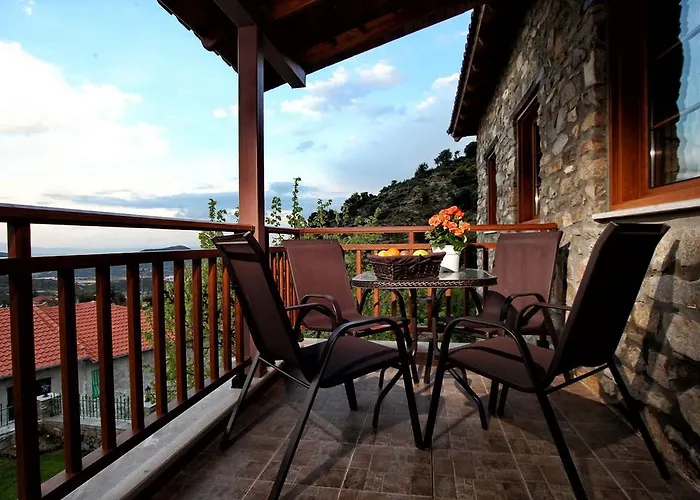 Traditional Tsikrikonis * Mirtofiton