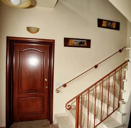 Traditional Tsikrikonis Apartament